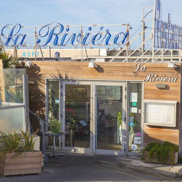 LA RIVIERA