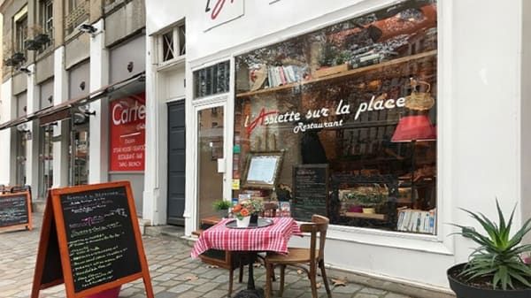 L'assiette Sur La Place