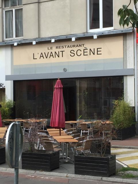 L'AVANT SCENE